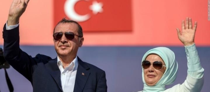 Erdogan, es lebe der Sultan! Die neue Türkei ist gekommen!